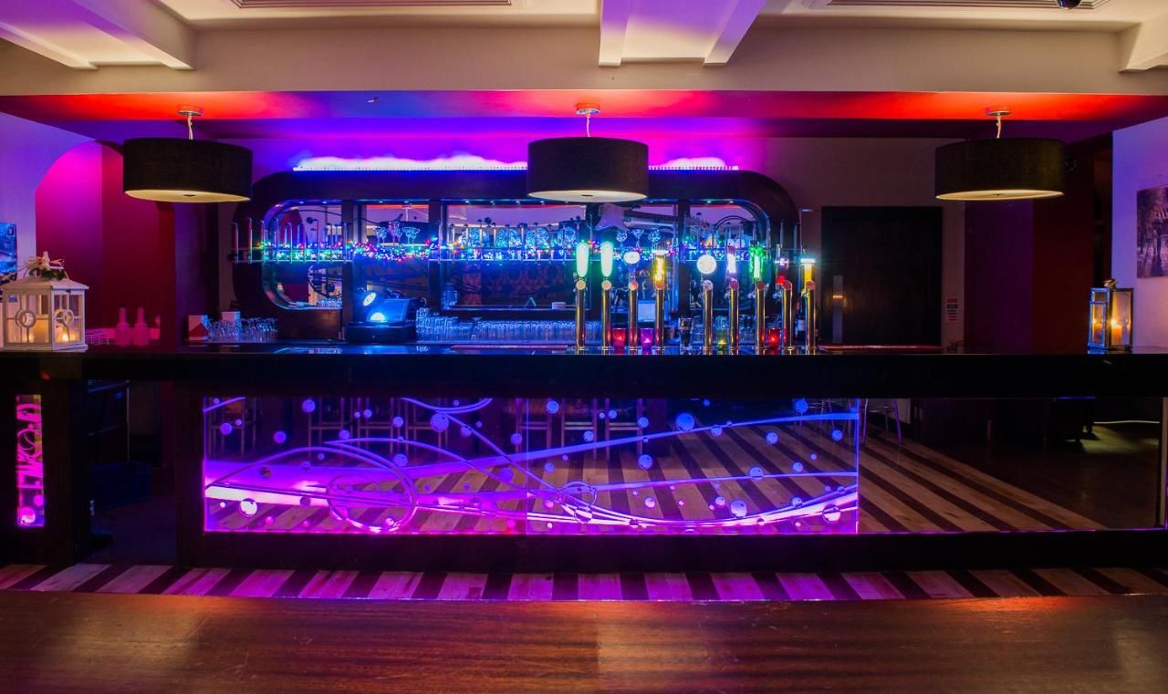 Отель Tralee Benners Hotel Трали
