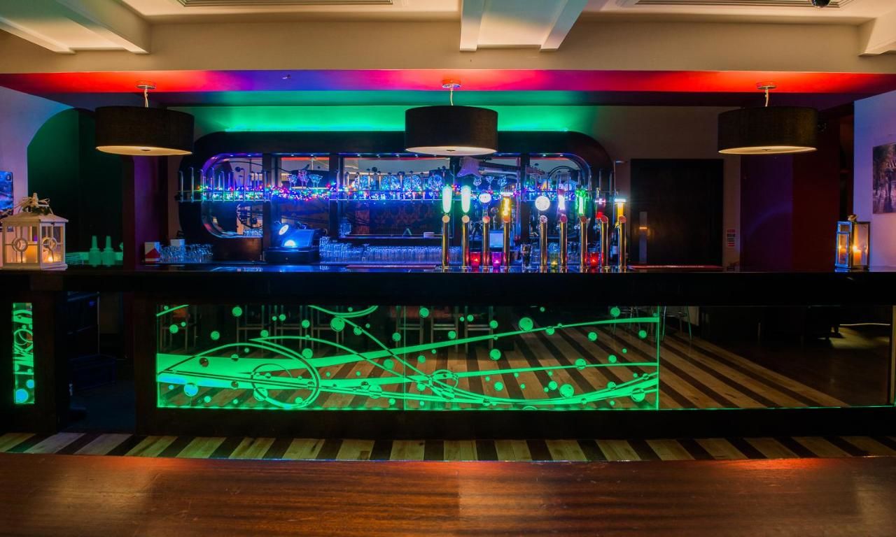 Отель Tralee Benners Hotel Трали