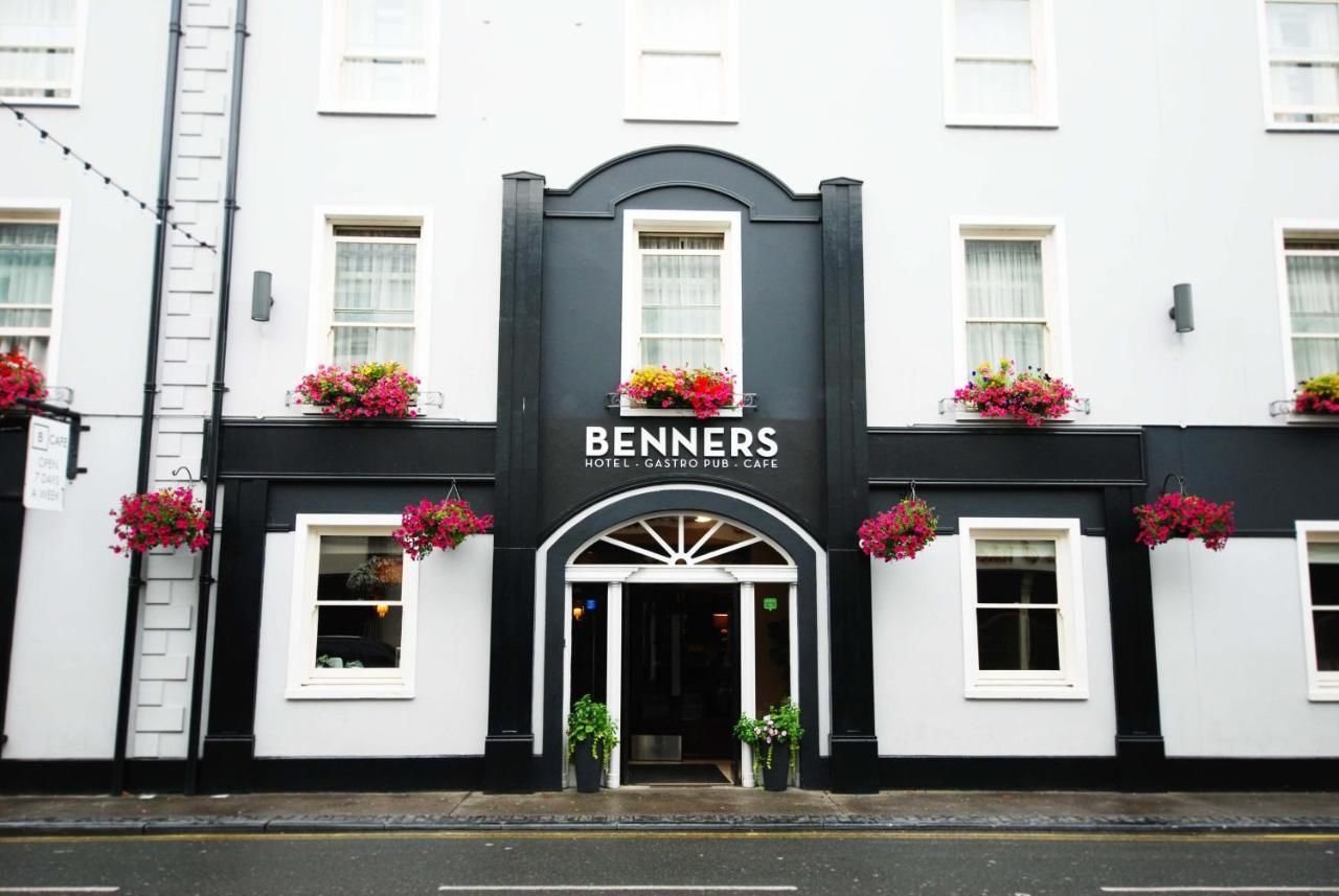 Отель Tralee Benners Hotel Трали-7